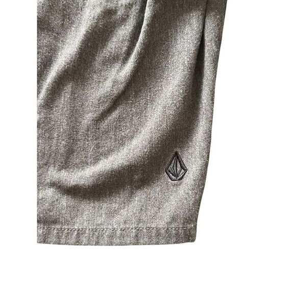 VOLCOM casual shorts size 30 - Picture 3 of 11